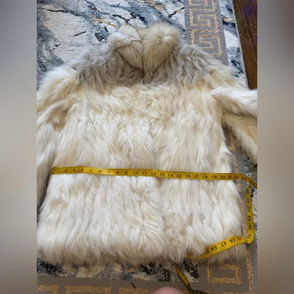 Elegant White and Gray Saga Fox Fur Coat jacket - Picture 13 of 17